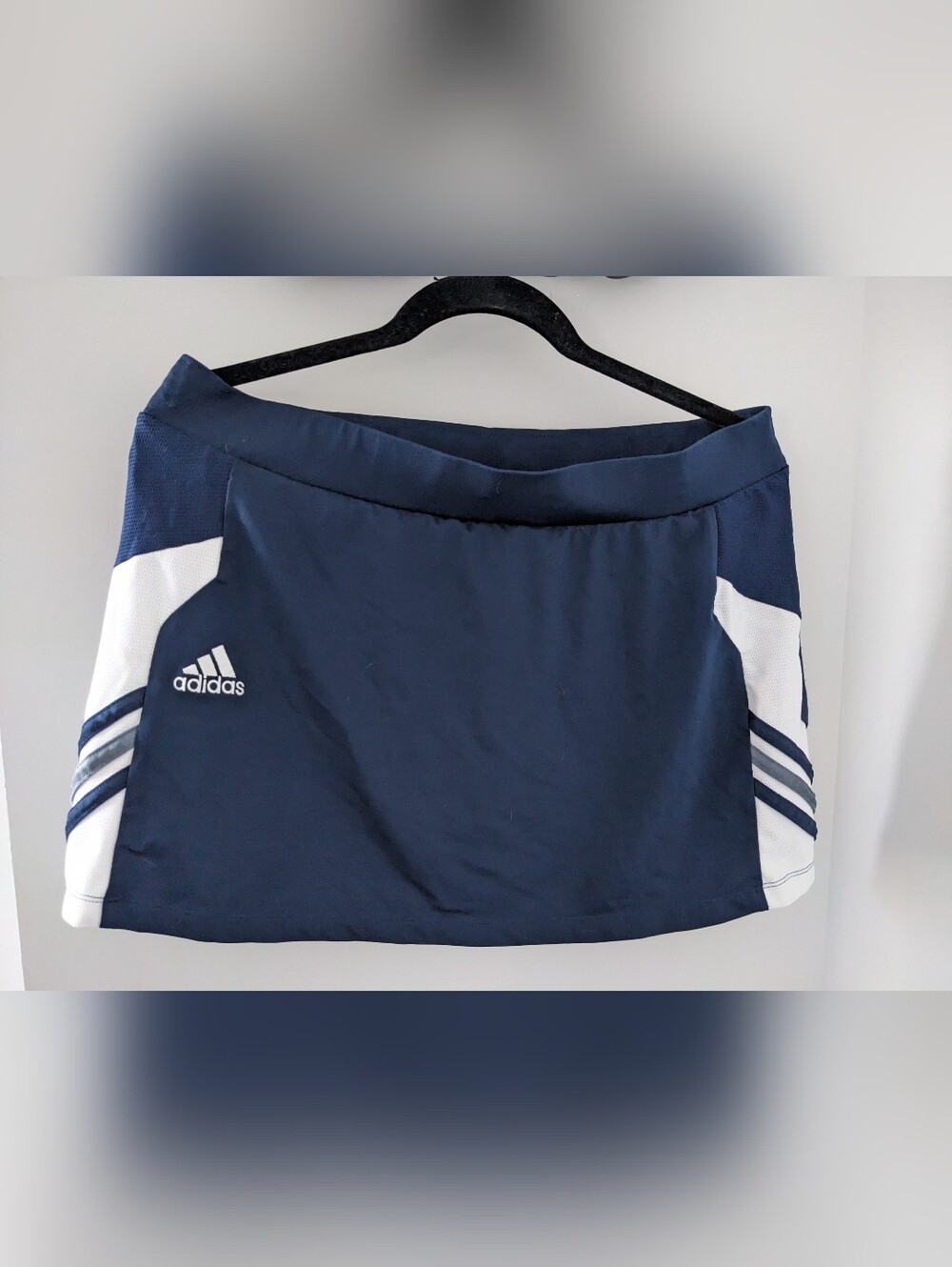 Adidas Women's Navy & White Athletic Skort - Size Large